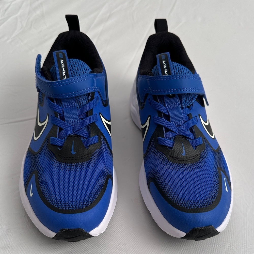 Nike Cosmic Runner blue black white kids running sneakers